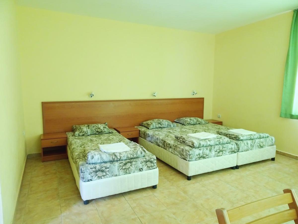 קרנבו Hotel Niko מראה חיצוני תמונה