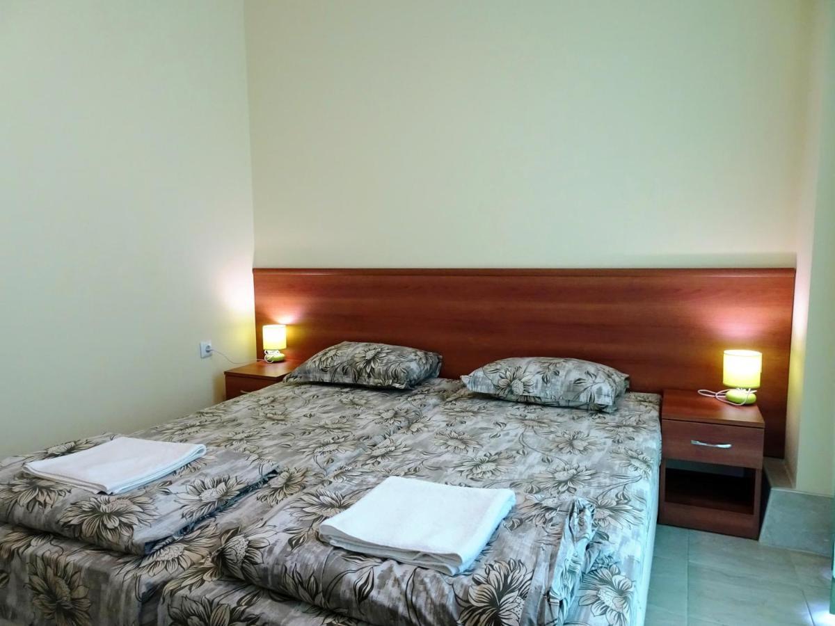 קרנבו Hotel Niko מראה חיצוני תמונה