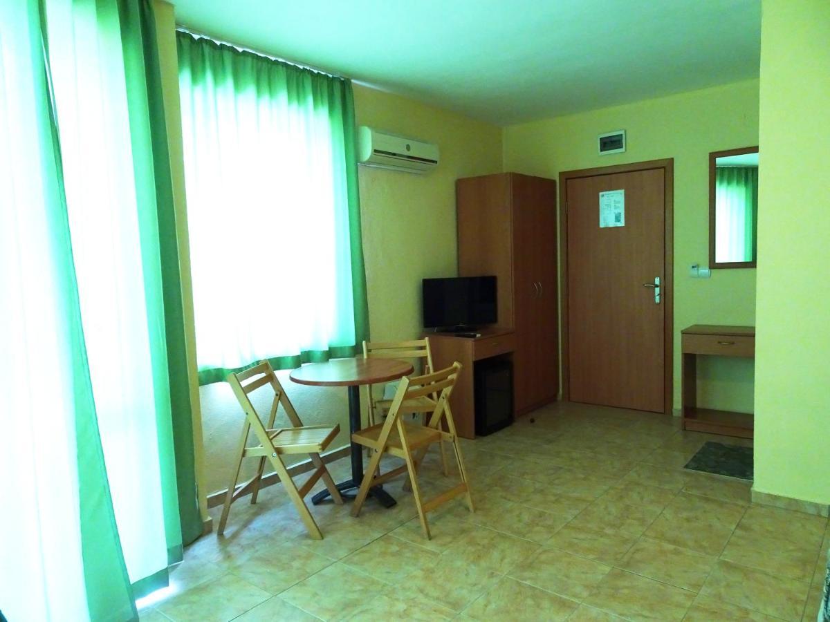 קרנבו Hotel Niko מראה חיצוני תמונה