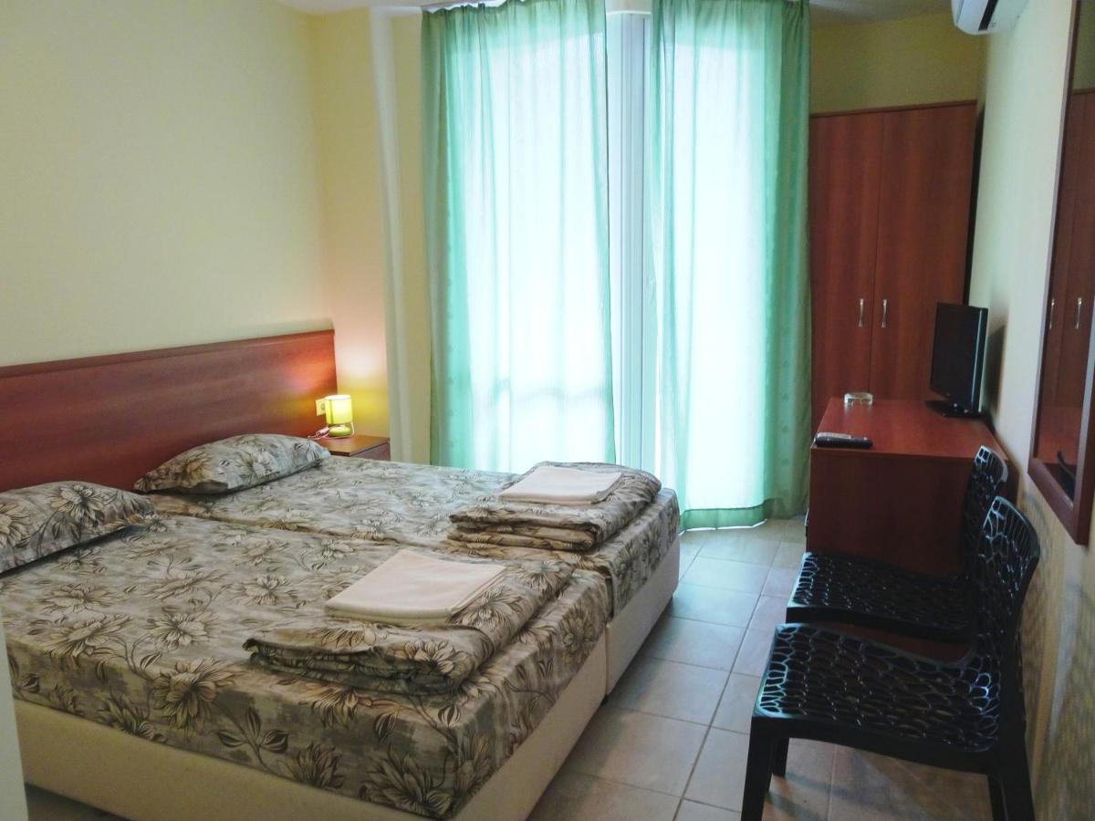 קרנבו Hotel Niko מראה חיצוני תמונה